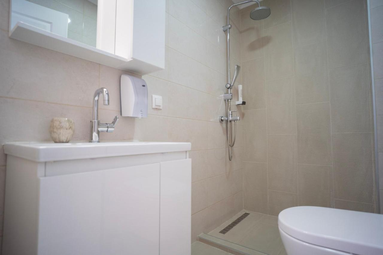Urban Suites & Apartments モスタル エクステリア 写真