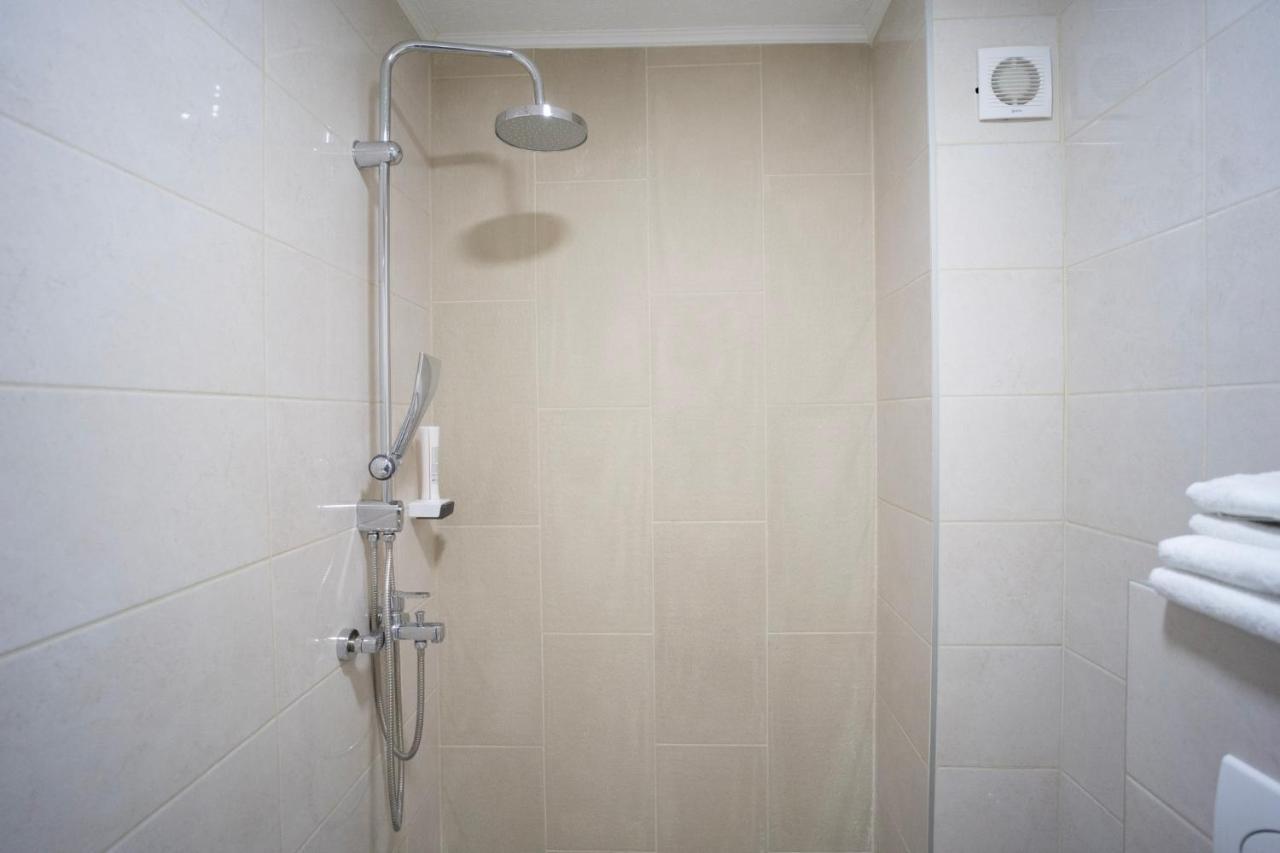 Urban Suites & Apartments モスタル エクステリア 写真
