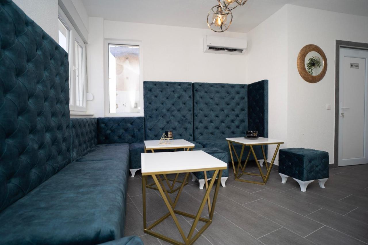 Urban Suites & Apartments モスタル エクステリア 写真