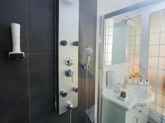 Urban Suites & Apartments モスタル エクステリア 写真