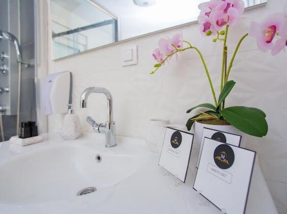 Urban Suites & Apartments モスタル エクステリア 写真